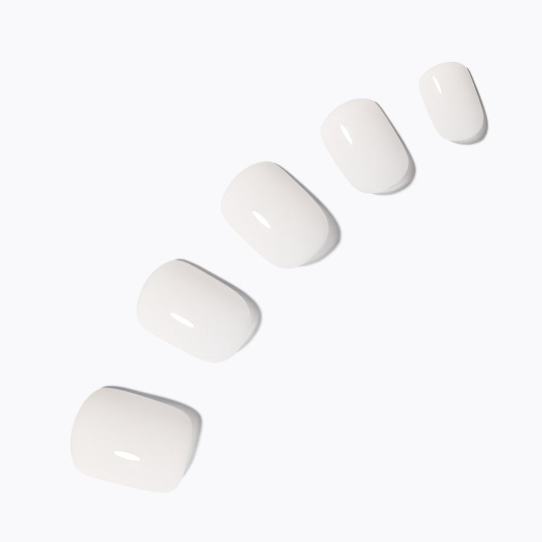 New Magic Press Nails (Mani)  -  Milk (Short)