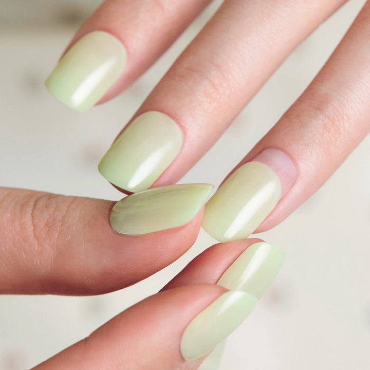 New Magic Press Nails (Mani)  - Joy Green (Regular)